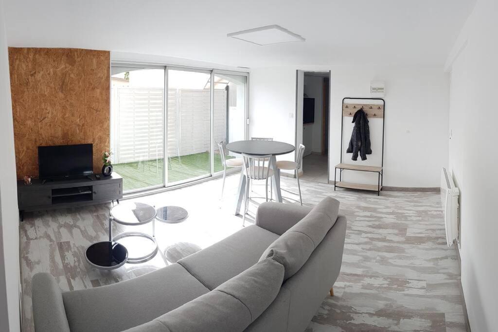 Joli Appartement 2 Chambres A Мартіг Екстер'єр фото